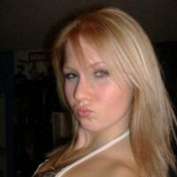 Jeune fille de 23 ans aimerait sensations fortes