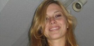 JF cherche mec pas compliqué pour aventure hot JF cherche mec pas compliqué pour aventure hot