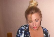 Cette jolie mère veut vivre l’aventure à Paris Cette jolie mère veut vivre l'aventure à Paris